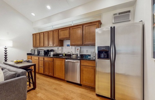 Saugatuck Condo | Hip, Cozy Garden & Lakeview Home w/Kitchenette, Furnished Patio, Great Location