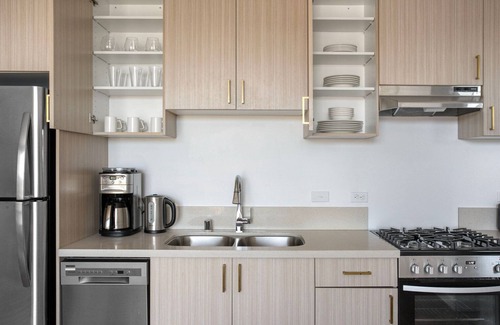 Palms Apartment | Hip Culver City 1BR w/Rooftop Lounge & Access to 405, by Blueground