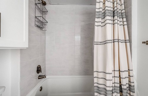 Waller Creek District Apartment | Hip Downtown 1BR w/Deck & Gym, nr Shopping & Food, by Blueground