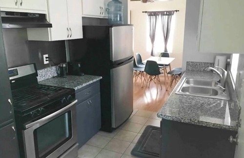 Normal Heights House | Hip & fun, cozy 2x1 mini-compound. Close 2 all!