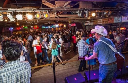 Gruene Apartment | Hip Gruene Condo, Walk to Gruene Hall, On River!