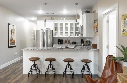 Gruene Apartment | Hip Gruene Condo, Walk to Gruene Hall, On River!
