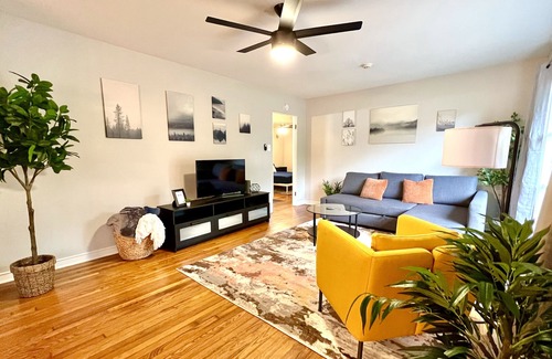 Hillcrest House | Hip Hillcrest Home - Restaurants, Shopping & Fun