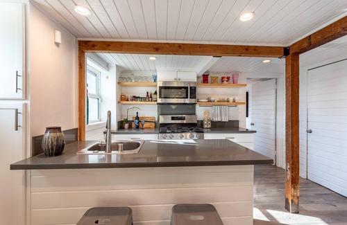 Hollywood Apartment | Hip Hollywood Hills Apt near Hollywood Bowl