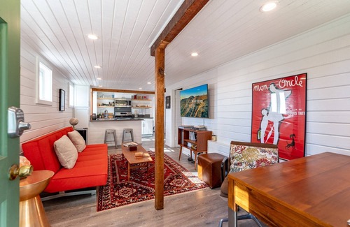 Hollywood Apartment | Hip Hollywood Hills Apt near Hollywood Bowl