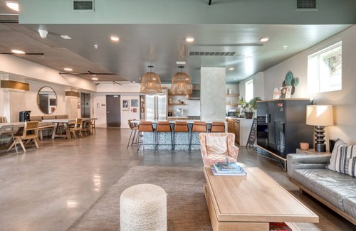 Del Rey Apartment | Hip Marina Del Rey 1BR w/Pool, Gym & W/D, near marina, by Blueground