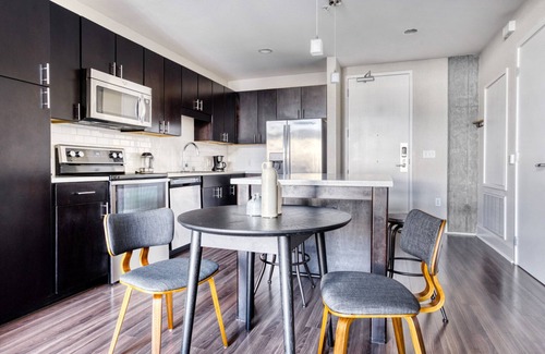 Mission Bay Apartment | Hip Mission Bay 1BR w/Gym & Pool, walk to Caltrain & Muni, by Blueground