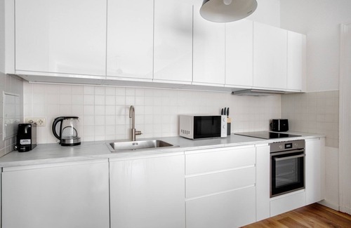 Prenzlauer Berg Apartment | Hip Prenzlauer Berg 2BR nr Volkspark Friedrichshain, by Blueground