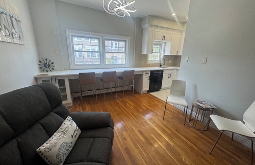 Weehawken House | Hip private Flat in house overlooking Midtown Manhattan in Weehawken
