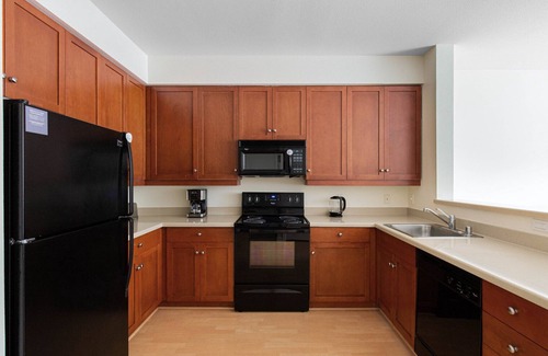 San Jose Apartment | Hip San Jose 1BR w/Gym, Pool, W/D, walk to WF + Caltrain, by Blueground