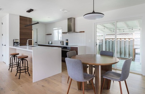 Santa Clara Apartment | Hip Santa Clara 2BR w/Backyard, nr Shops & Dining, by Blueground