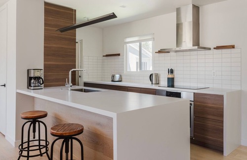 Santa Clara Apartment | Hip Santa Clara 2BR w/Backyard, nr Shops & Dining, by Blueground