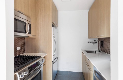 Tribeca Apartment | Hip Tribeca Studio w/Gym & Doorman, nr Freedom Tower, by Blueground