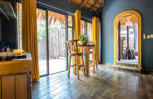 Hoedspruit Cabin | hippomoon lodge