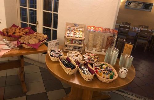 Maienfeld Hotel | Hirschen B&B
