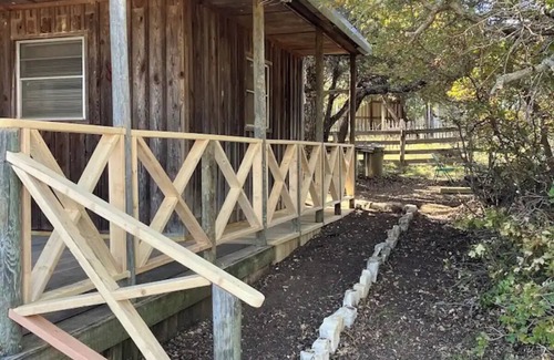 Goldsboro Cabin | His Cabin, Her Cottage