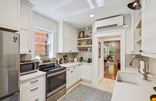 Rose Park House | Hist Mod Brownstone DT Missoula 2 Bed on MSO Hip Strip Near U of M