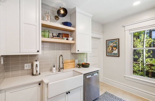 Rose Park House | Hist Mod Brownstone DT Missoula 2 Bed on MSO Hip Strip Near U of M