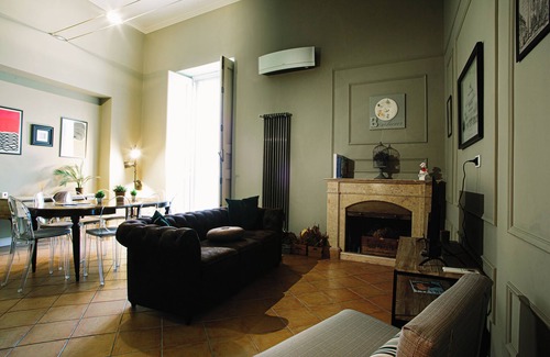 Santa Maria Capua Vetere Apartment | Historic mansion with Vanvitellian frescoes