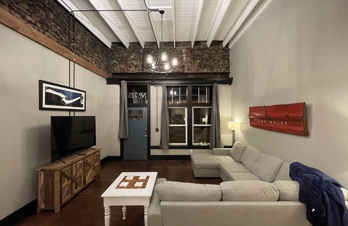Mountain Home Apartment | Historic 1 bed 1 bath Luxury apartment 3