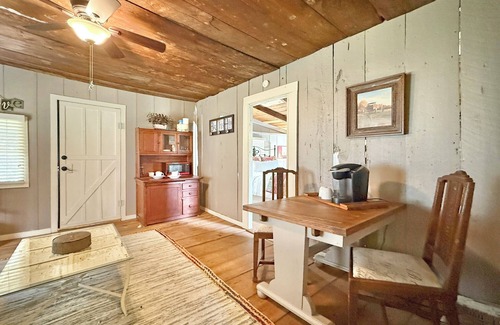 Montgomery Cottage | Historic 1-bedroom Rustic Cottage, Walking Distance to Downtown Montgomery Texas