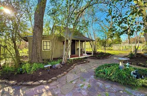 Montgomery Cottage | Historic 1-bedroom Rustic Cottage, Walking Distance to Downtown Montgomery Texas