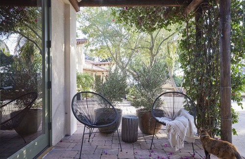 La Canada Flintridge House | Historic 1-bedroom Adobe Casita