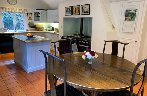 Fair Oak Green House | Historic 16th Century Tudor Manor with 5 bedrooms