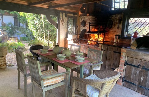 Fair Oak Green House | Historic 16th Century Tudor Manor with 5 bedrooms