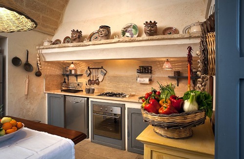 Spongano Villa | *Historic 1700 Villa in village near sea. Pool gardens WiFi A/C Solar P.