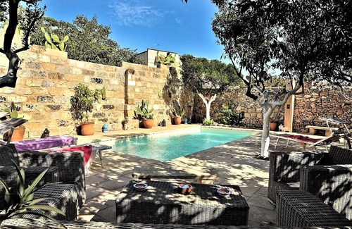 Spongano Villa | *Historic 1700 Villa in village near sea. Pool gardens WiFi A/C Solar P.
