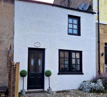 Heysham House | Historic 17th-Century Cottage with Hot Tub in Charming Heysham