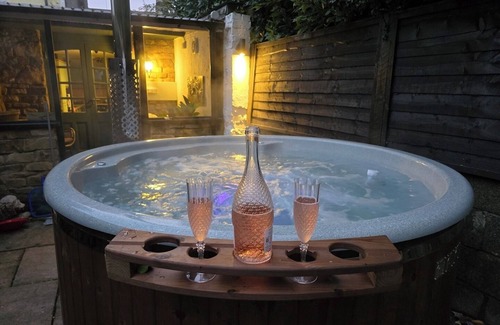 Heysham Cottage | Historic 17th-Century Cottage with Hot Tub