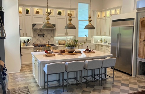 Columbus House | Historic 1800’s estate with 4 bedrooms and WiFi, AC in delightful Columbus