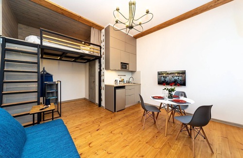 Minsk Region Apartment | Historic 1830s apartment by City Hall, heart of Old Town + free local tour