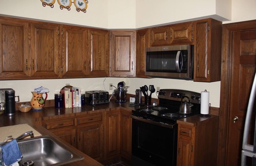Canton House | Historic 1870 Brick Farm House - Near Culver Stockton College