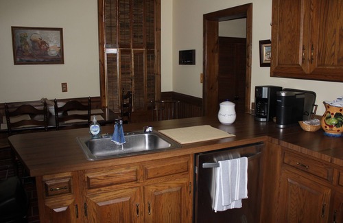 Canton House | Historic 1870 Brick Farm House - Near Culver Stockton College