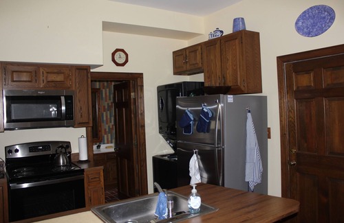 Canton House | Historic 1870 Brick Farm House - Near Culver Stockton College
