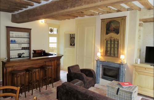 Montmirail Cottage | Historic 18th Century Home with Modern Comforts in Medieval Village