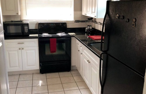 Bartlett Park House | Historic 1920's Bungalow - Minutes from DTSP