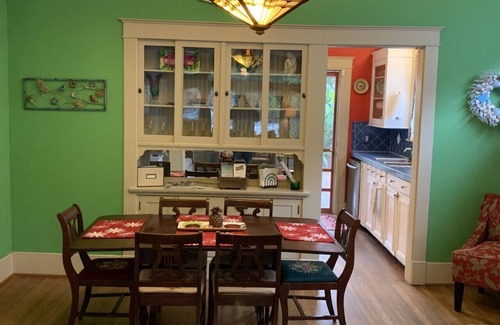 Galveston House | HISTORIC 1924 HOME - DOG FRIENDLY - WALK TO BEACH!