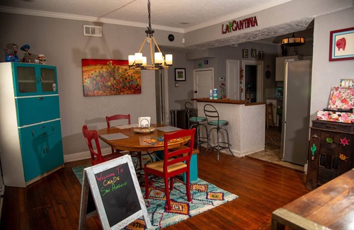 San Antonio House | Historic 1927 Spanish Casita Minutes from our famous DT destinations.