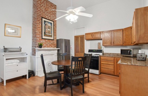 West Riverside House | Historic 1BR house in Uptown New Orleans