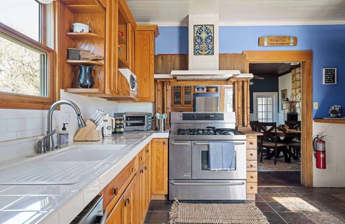 Boerne House | Historic 2 Bed Farmhouse: Firepit | Mountain Views