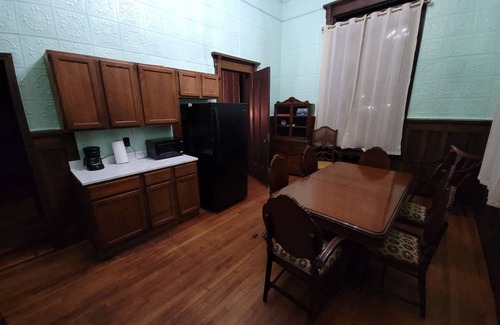 Corry House | Historic 2 Bedroom 2 Bath in Downtown