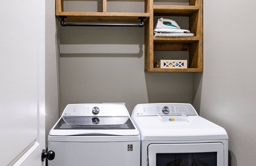 Batesville Apartment | Historic 2-bedroom apartment with WiFi, AC in charming Batesville