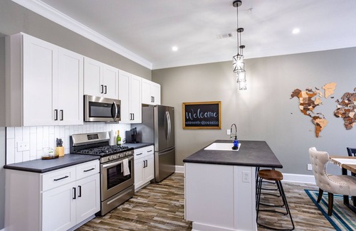 Batesville Apartment | Historic 2-bedroom apartment with WiFi, AC in charming Batesville