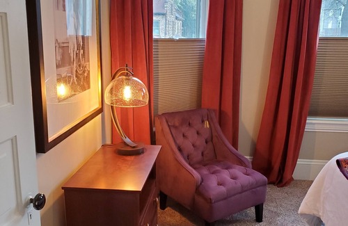 Jackson Apartment | Historic 2-Bedroom Apartment with Modern Comforts and Artistic Charm