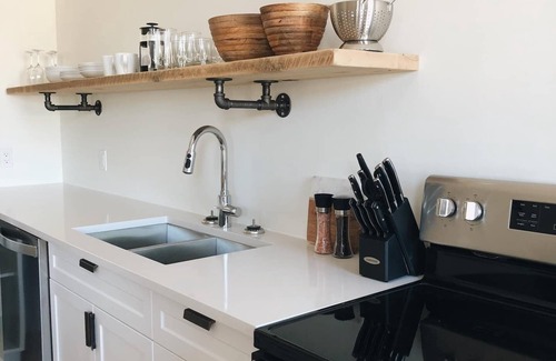 Kincardine Apartment | Historic 2 Bedroom Beach Lofts - Boutique Styled, Beach, Lake, stay Drifter Loft