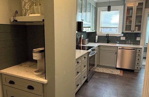 Owosso Condo | Historic 2-bedroom condo in Owosso